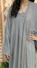 Load image into Gallery viewer, TALLY EMBROIDERY BISHT
