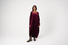 Load image into Gallery viewer, Long Sleeve Velvet Loose Maxi Dress
