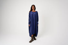 Load image into Gallery viewer, Long Sleeve Velvet Loose Maxi Dress
